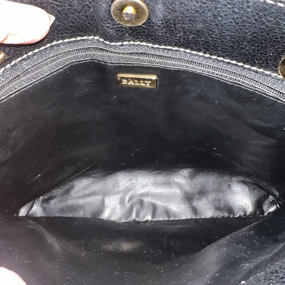 Bally Vintage Leather Shoulder Bag - Picture 8 of 9